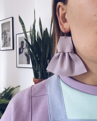 Lilac handpainted earrings in leather remnant with sewn pleats